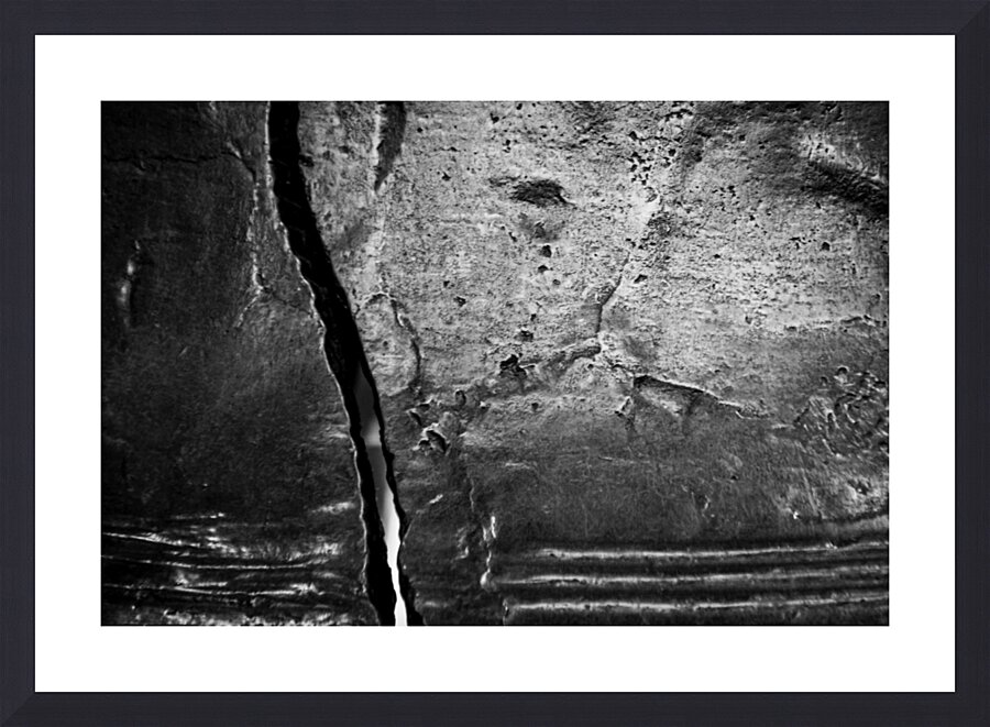 crack in the liberty bell  horizontal 2957 Crack Picture Frame print