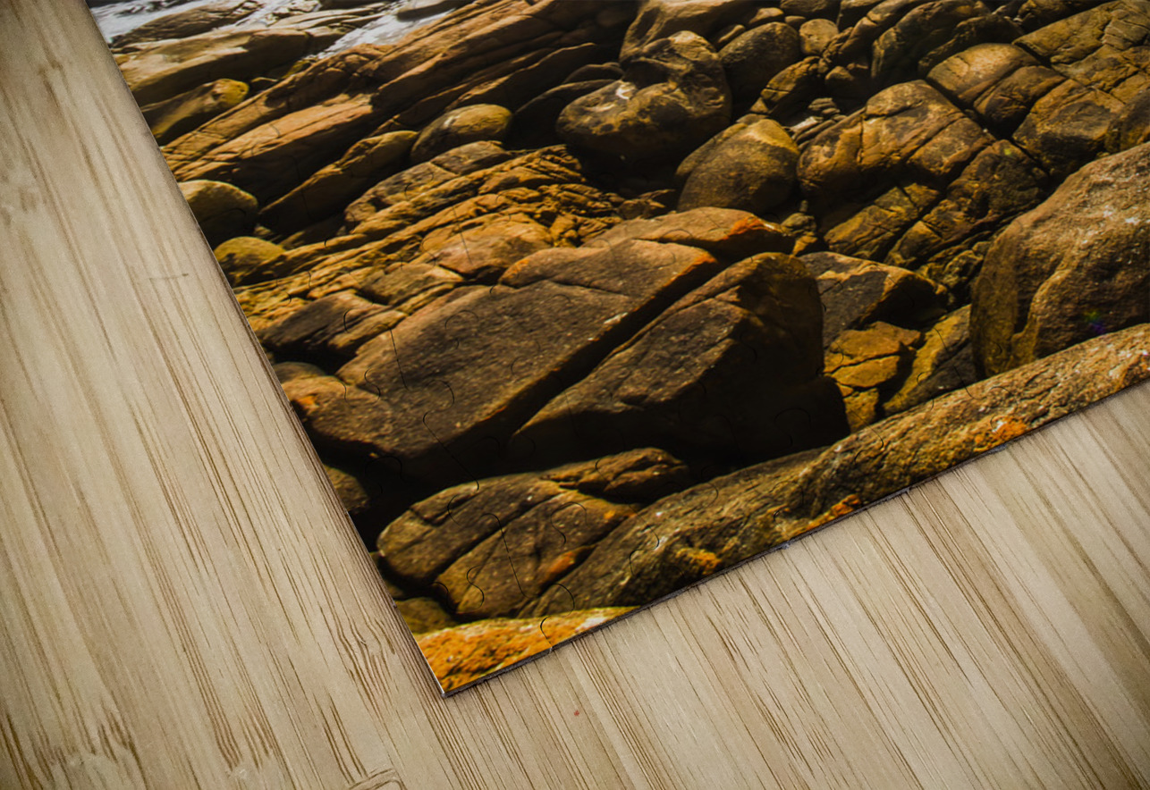 Where distant waves break Jorgo Puzzle