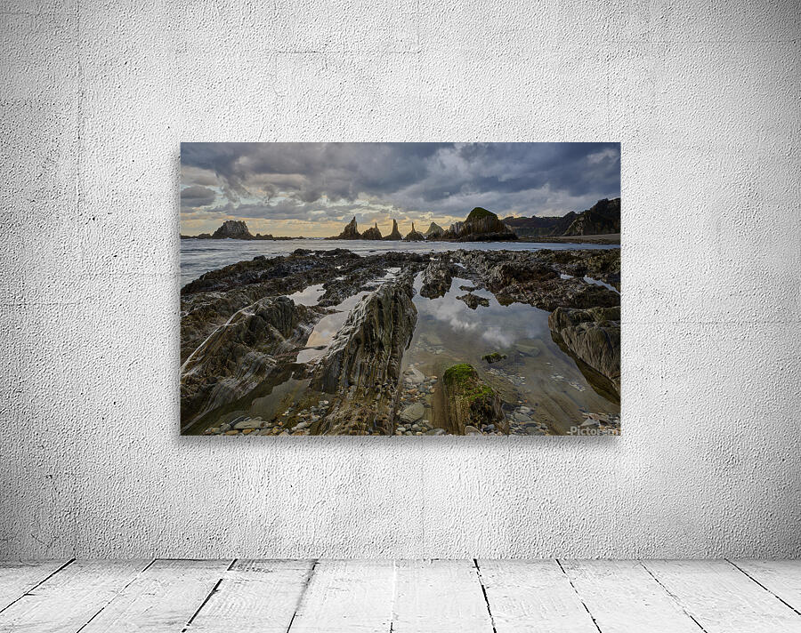 Shoreline in  Gueirua Wall Preview