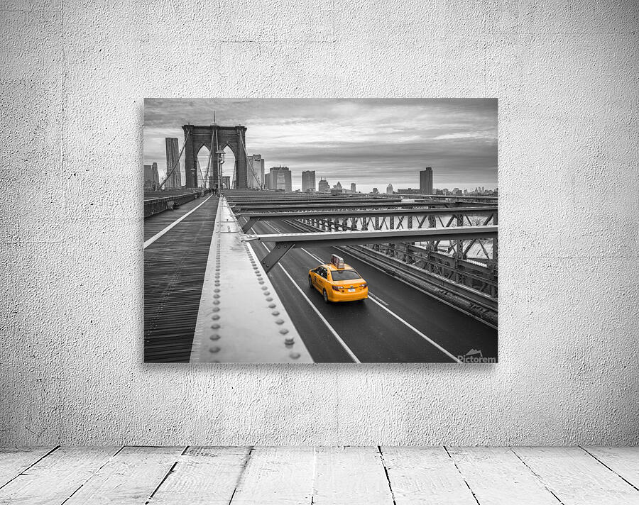 Cab on brooklyn bridge Wall Preview