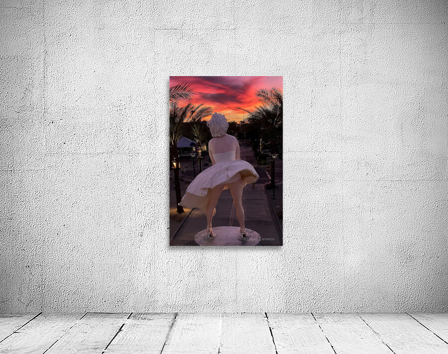 Palm Springs Statue Observing Sunrise Wall Preview