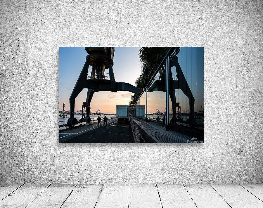 Dockland Historic Crane and People Aperçu sur mur