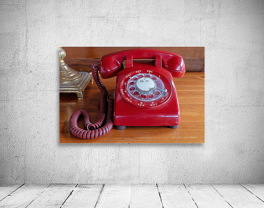 Red rotary phone Wall Preview