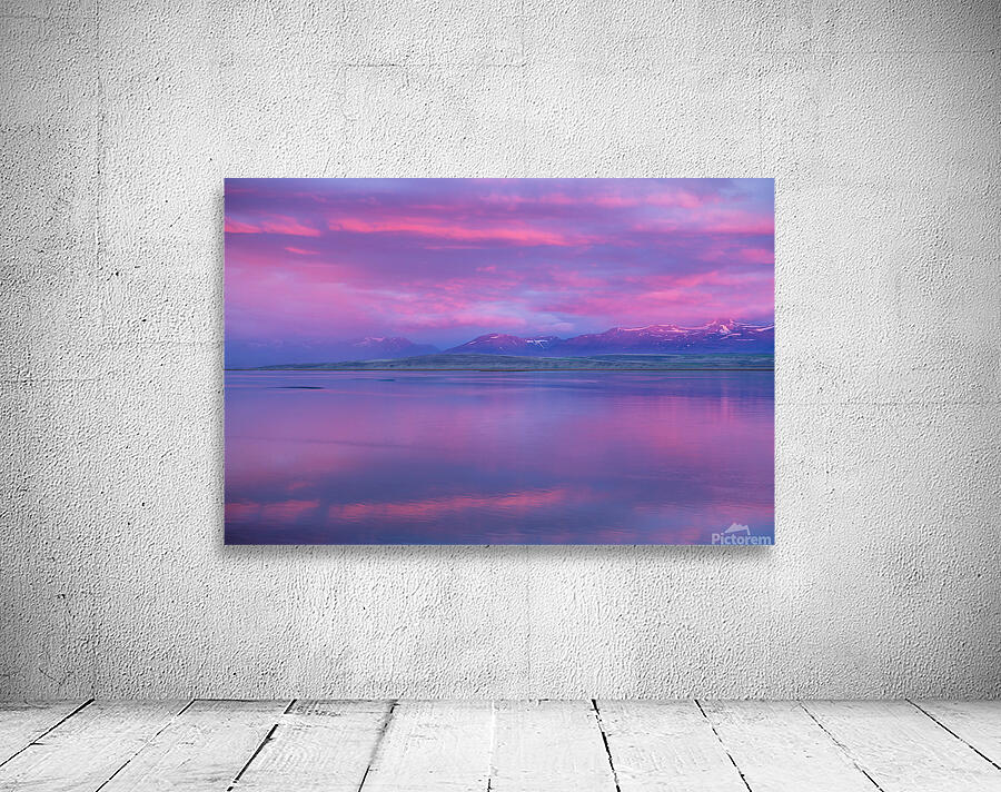 THE HOUR BETWEEN SUNSET AND SUNRISE 0050 TO 0 Wall Preview