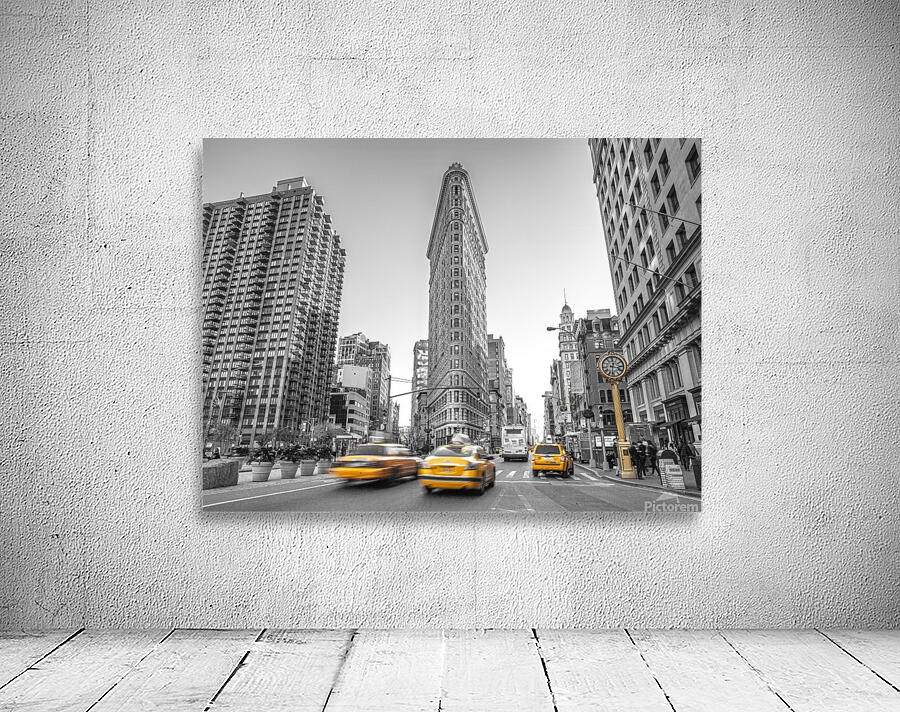 Yellow Taxis,  Flatiron Building, Manhattan, New York Wall Preview