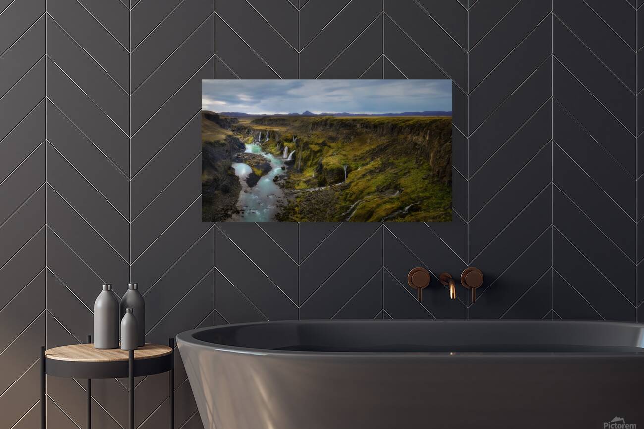 SIGOLDUGLJUFUR CANYON Reproduction