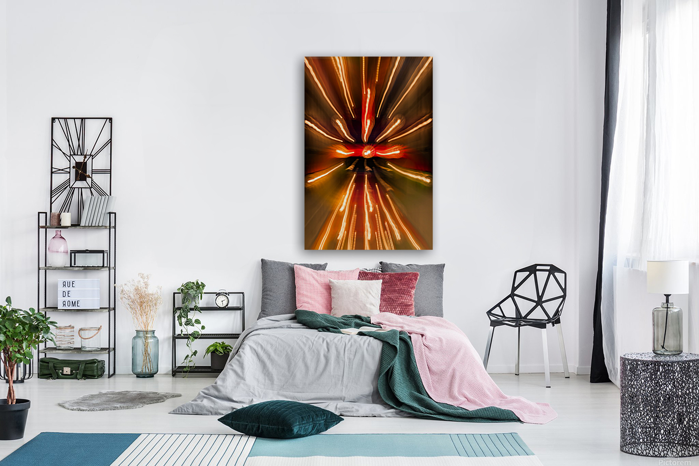 Zooming on light bulbs background Reproduction