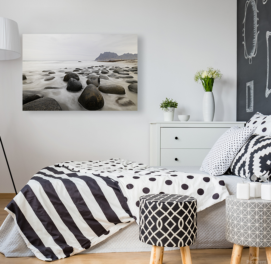 Floating rocks Reproduction