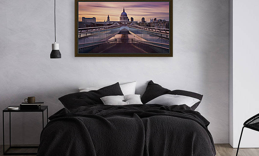 Millennium bridge leading towards St. Paul's church by 1x