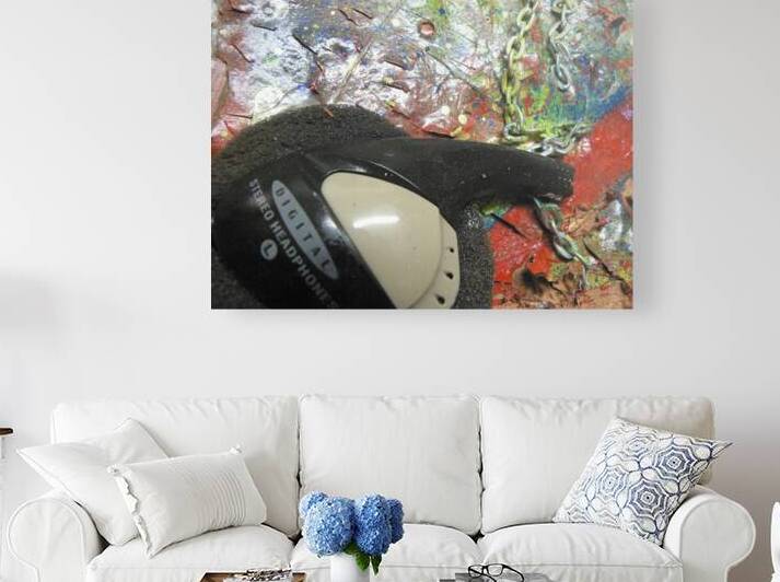 Broken Sound by Luciano