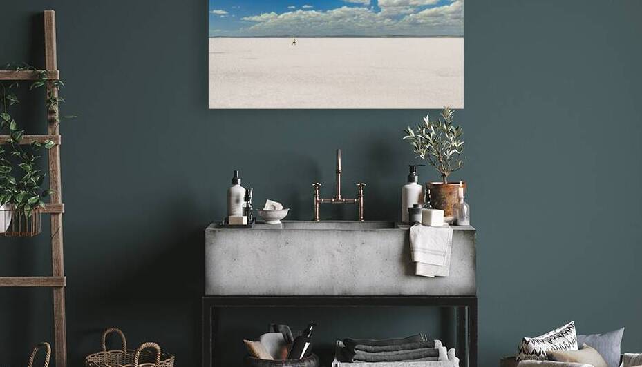 child runs on tuz golu salt lake  by Gualtiero Boffi