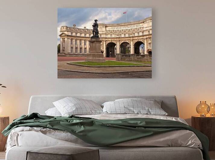 Admiralty Arch and Captain James Cook by Gill Billington