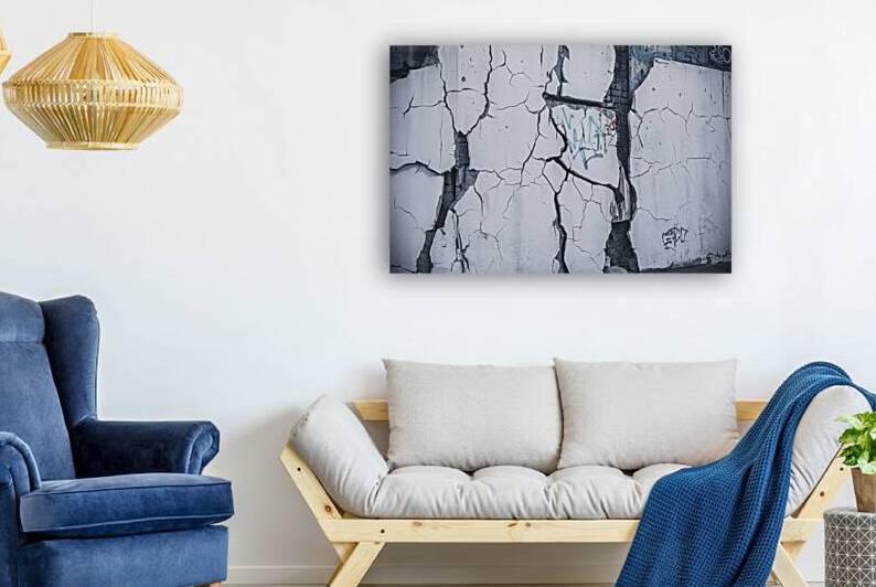 A striking high resolution image of a white broke by Gabriel Mocanu