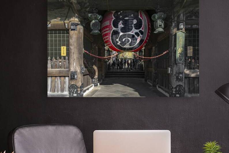 Naritasan Shinsho-ji Temple huge red lantern. by Gualtiero Boffi