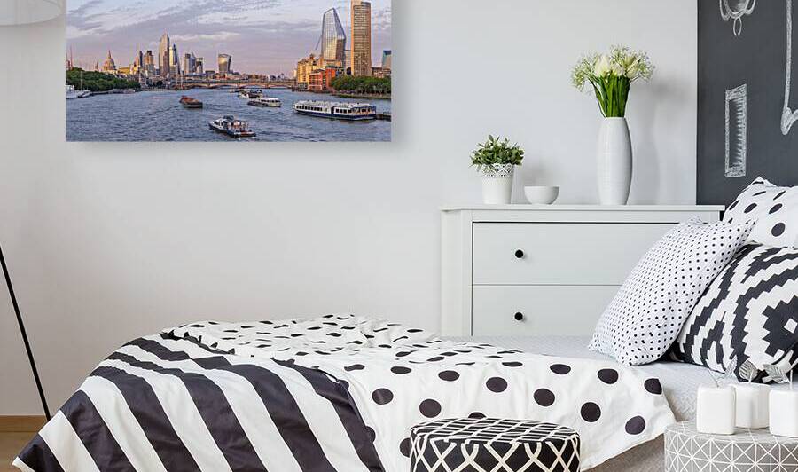 Golden Hour on the Thames by Assaf Frank