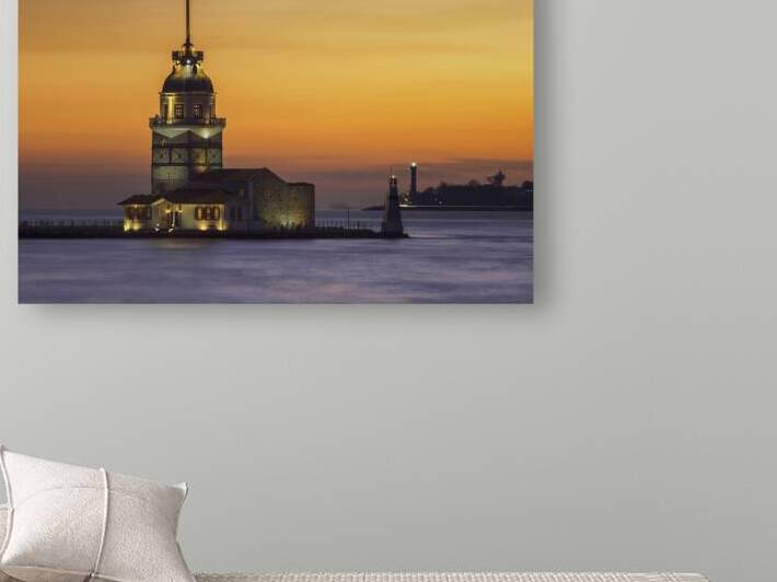 Maidens Tower by Yavuz Pancareken