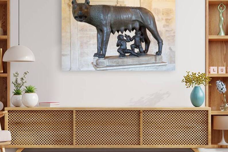 She wolf masterpiece of bronze sculpture early 5th century B.C by Paolo Modena