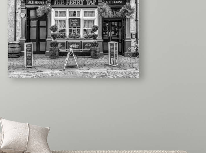 Street cafe in South Queensferry, Scotland by Assaf Frank