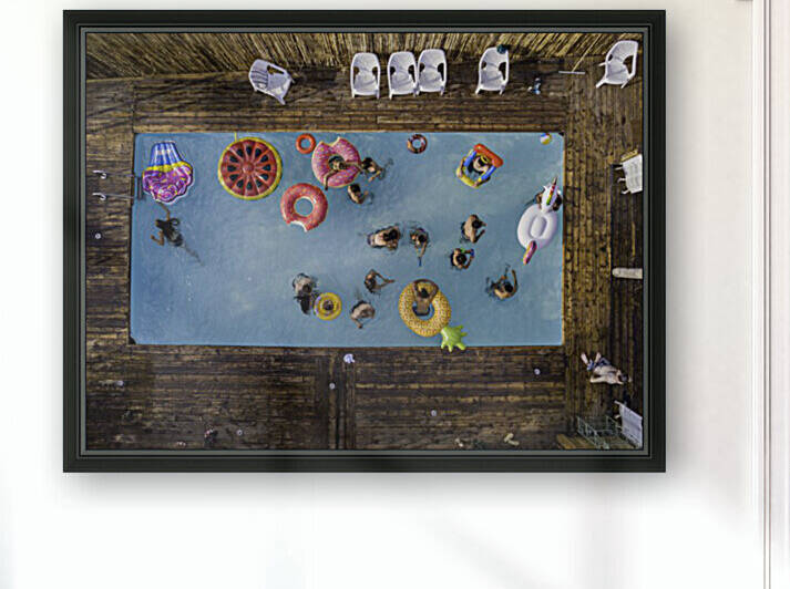 Hymn for the weekend by 1x