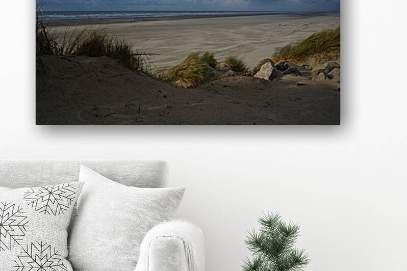 Beach in winter by Cedric Doz