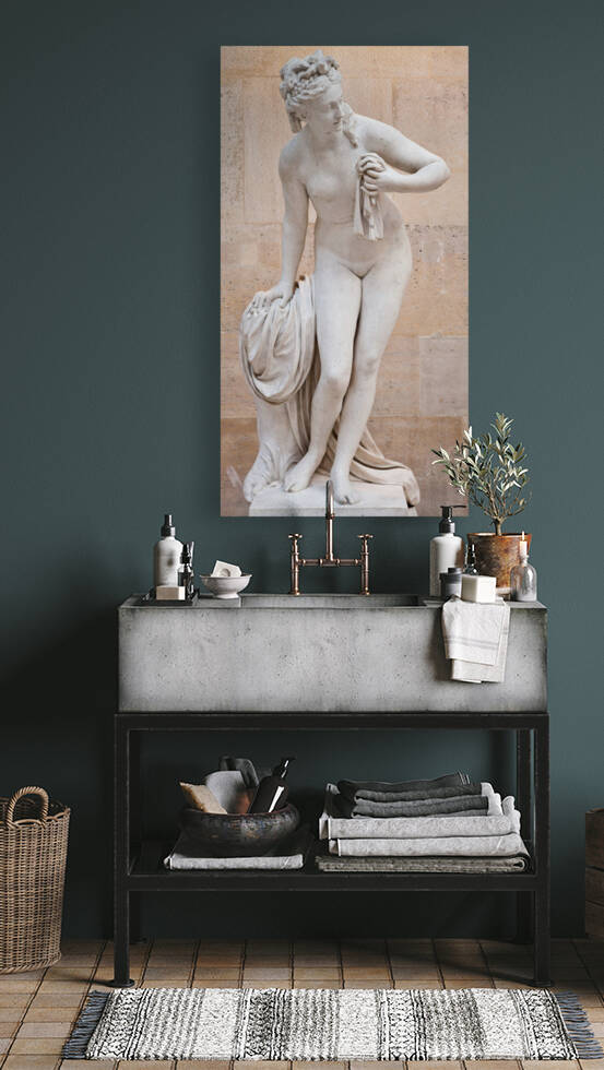 Venus - The perfect feminine beauty in this copy of a classical Greek statue by Paolo Modena