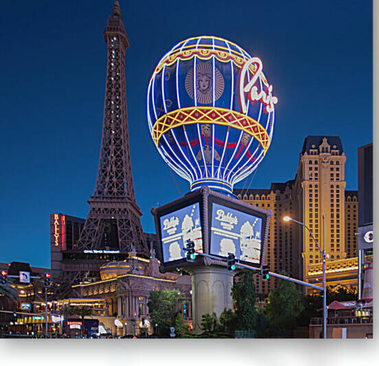 Las Vegas at Night by Ercan Ekinci