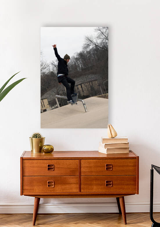 000021 by Grayton Media