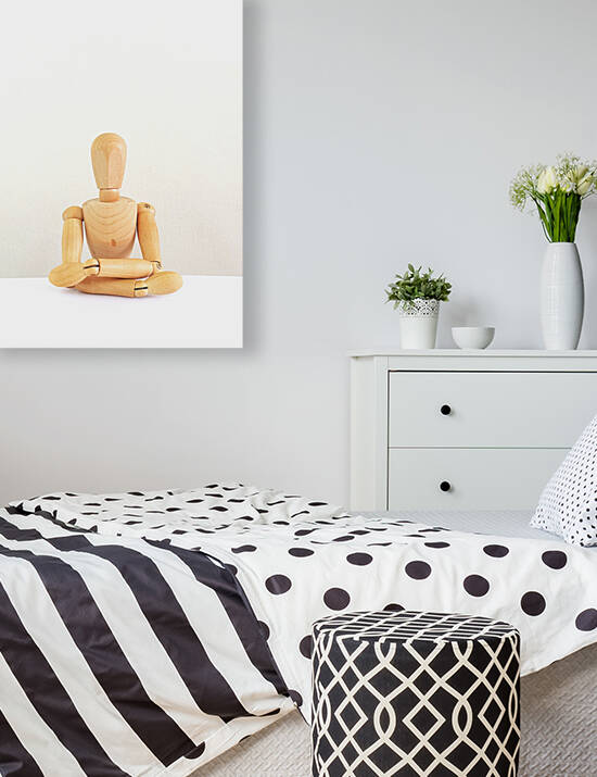 Listening by Saowalux Poshyanandana