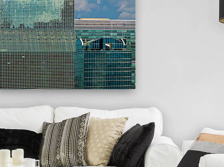 Hundreds of office windows in New York skyscraper by Steve Heap