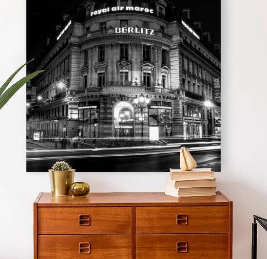 bnp paribas at night  square 3449 Berlitz 13k by Black And White