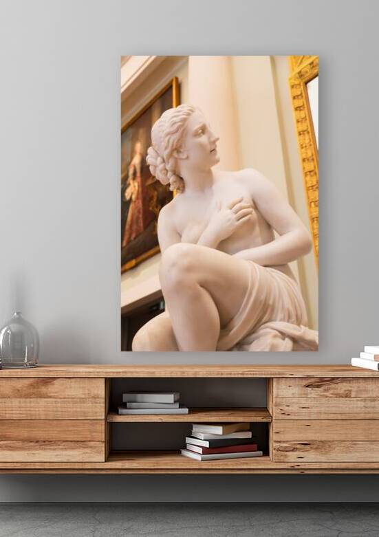 Susanna statue by O. Fantacchiotti. Beautiful nude woman in clas by Paolo Modena